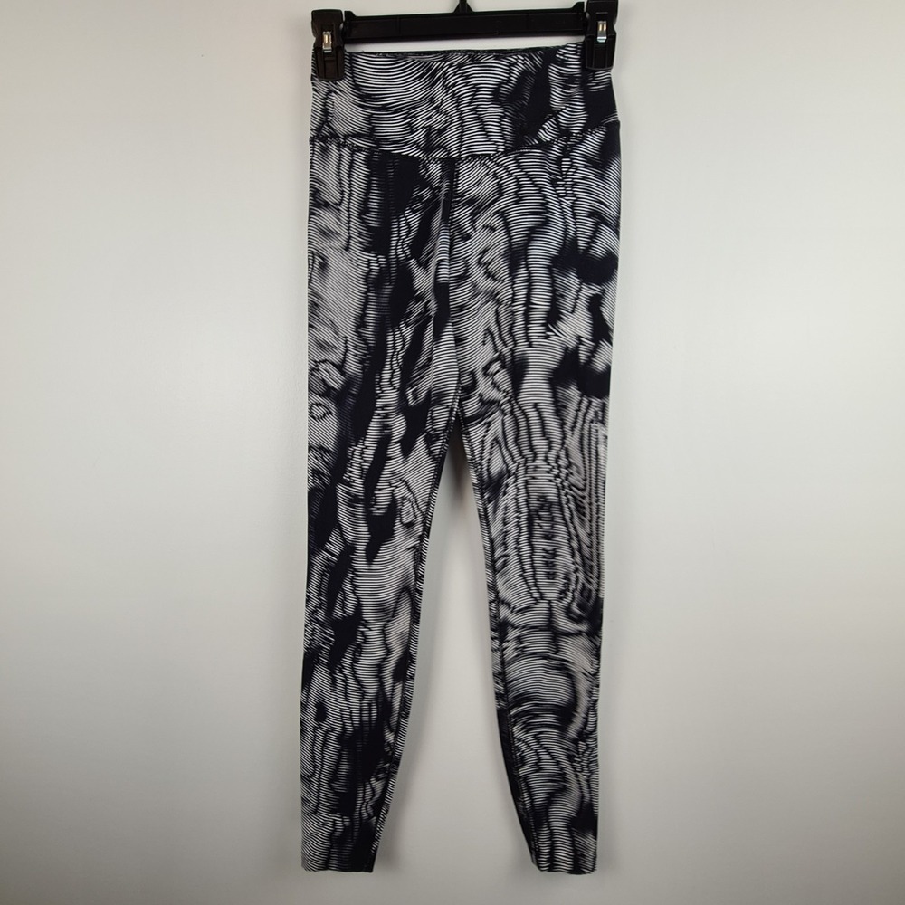 Nike Dri Fit Legendary Waves Training Tights Black White 622187-011 Size XS‎